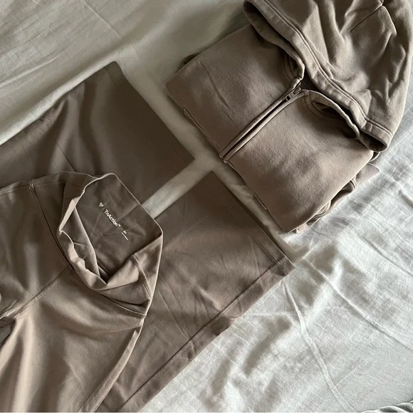 TNA Set - Picture 2 of 7